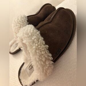 Ugg scuffette slippers size 7